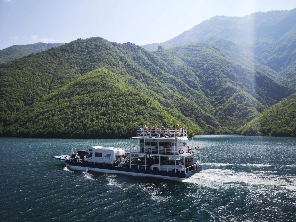 Rozafa Ferry & Хостел
